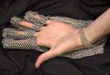 glove2.jpg (18152 bytes)